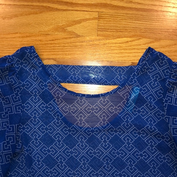Patterned Blouse - Picture 2 of 4